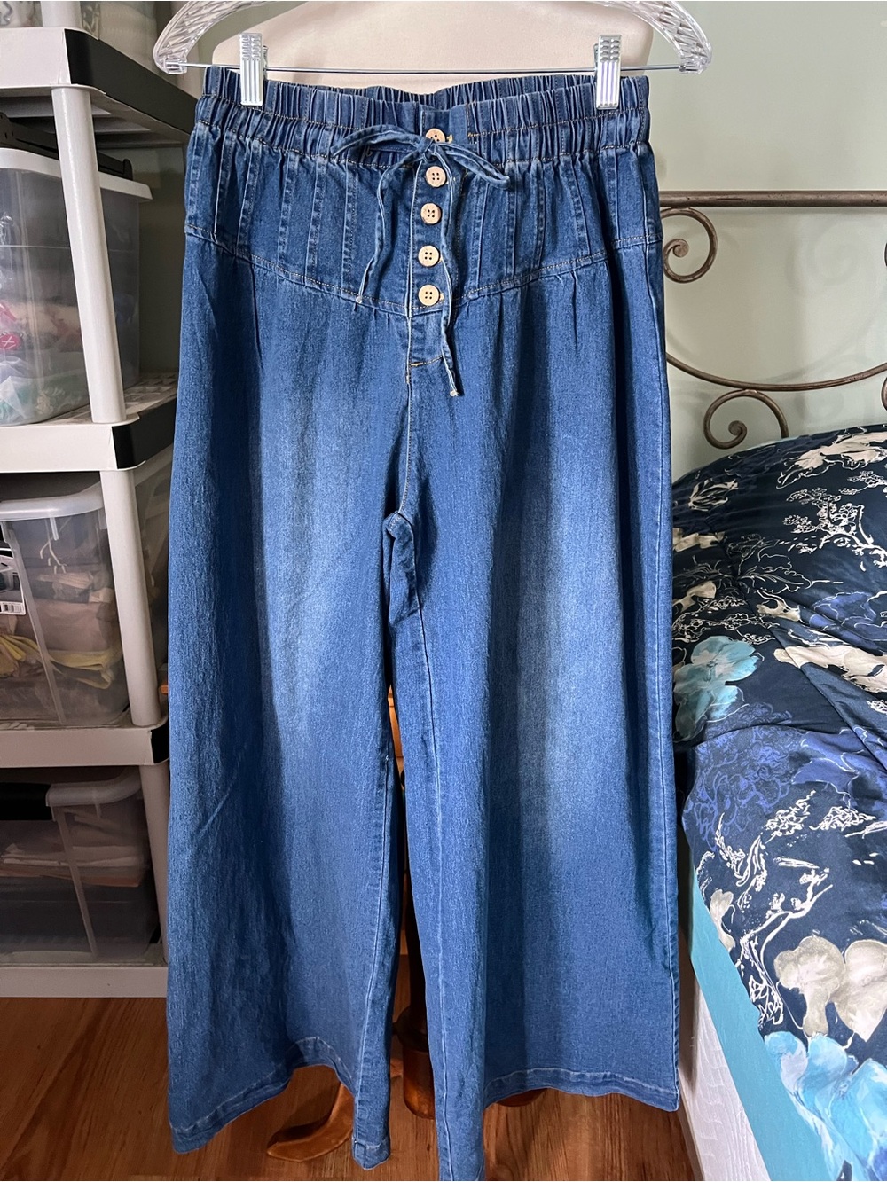 Women’s Medium Wide Leg High-Waist Blue Denim Jeans with Drawstring Button Front